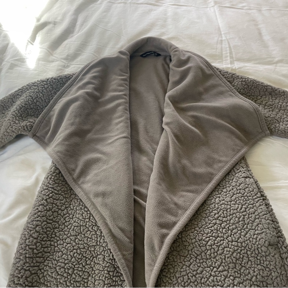 Abercrombie & Fitch light brown/tan Teddy Jacket! Perfect for layering.
